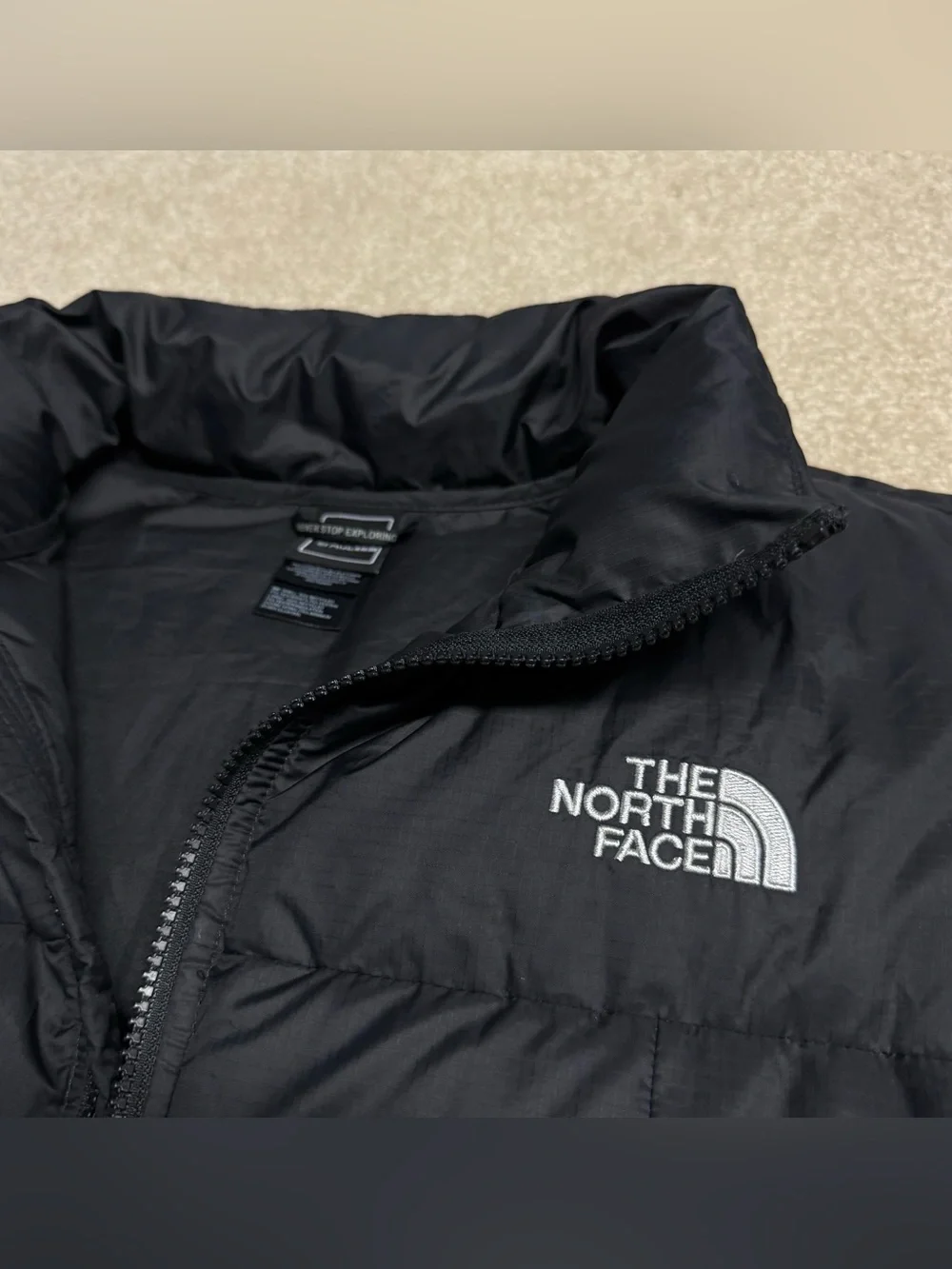The North Face 550 Goose Down Puffer Vest Mens Medium Black Outdoor Hiking Zip
